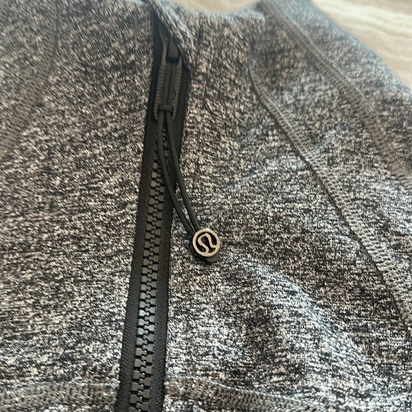 LULULEMON HEATHERD BLACK DEFINE JACKET! - Picture 7 of 9